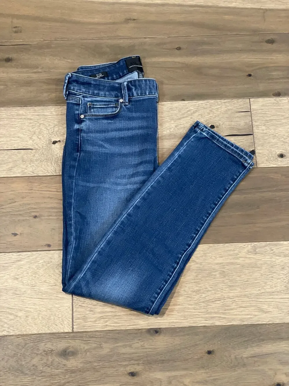 White House Black Market Mid‑Rise Slim Everyday Soft Jeans Size 4